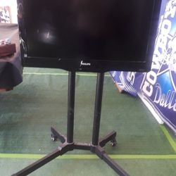 32 Inch Color Tv  W/  Stand.  (  Serious buyers Only Please )   See My Other Offers 