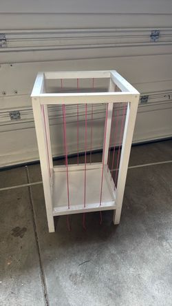 Storage with elastic ropes for balls