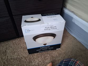 Flush mont ceiling fixture