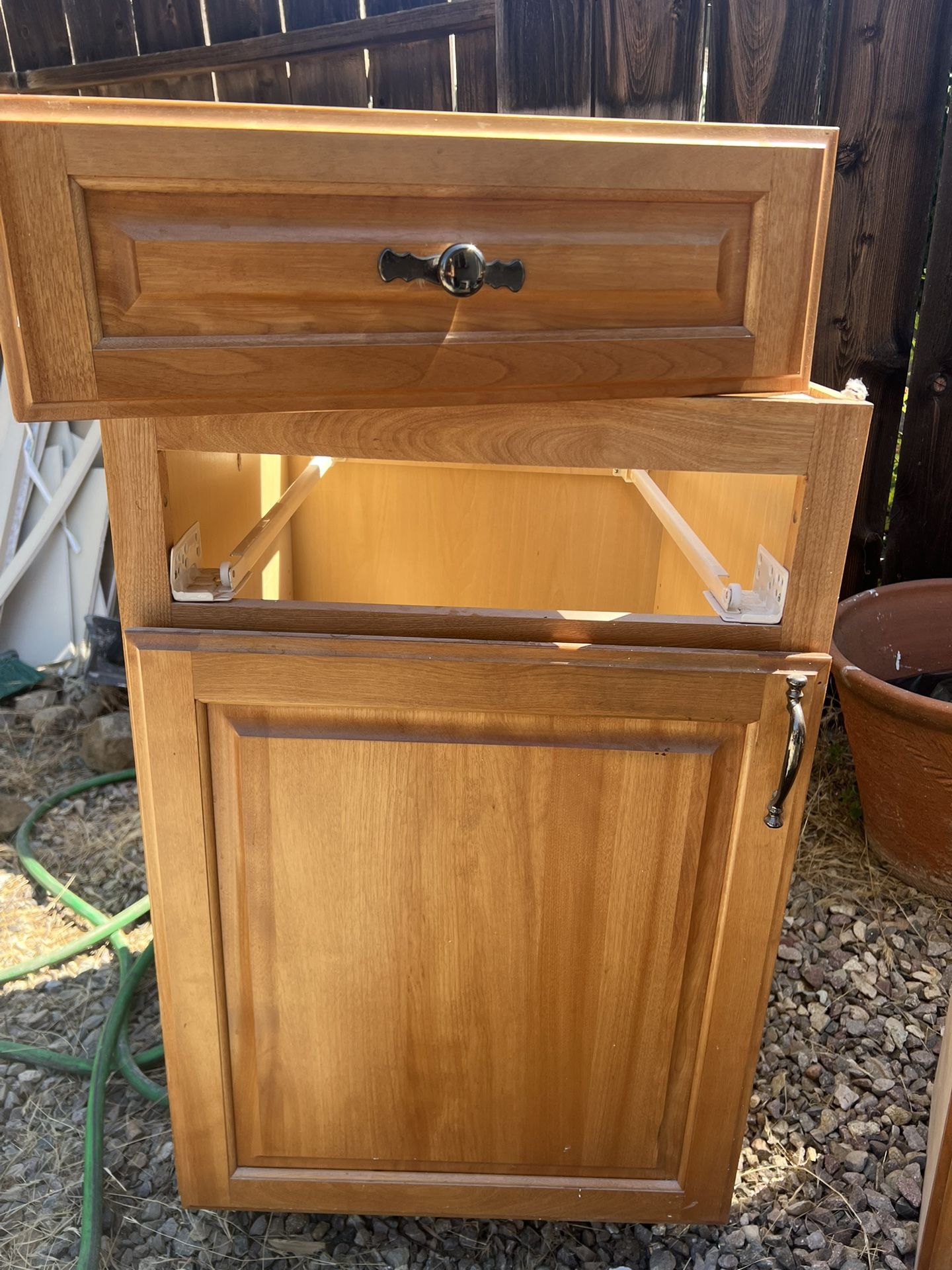 2 Kitchen Cabinets