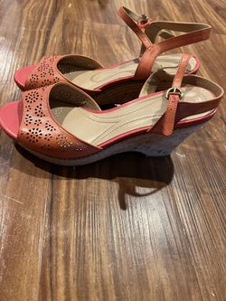 Women’s Shoes 9.5