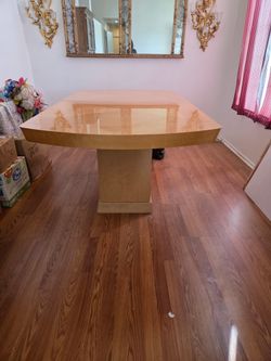 Beautiful Table With Four Chairs $200