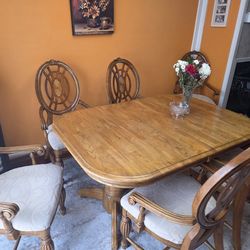 Dining room table and arm chairs 7 piece
