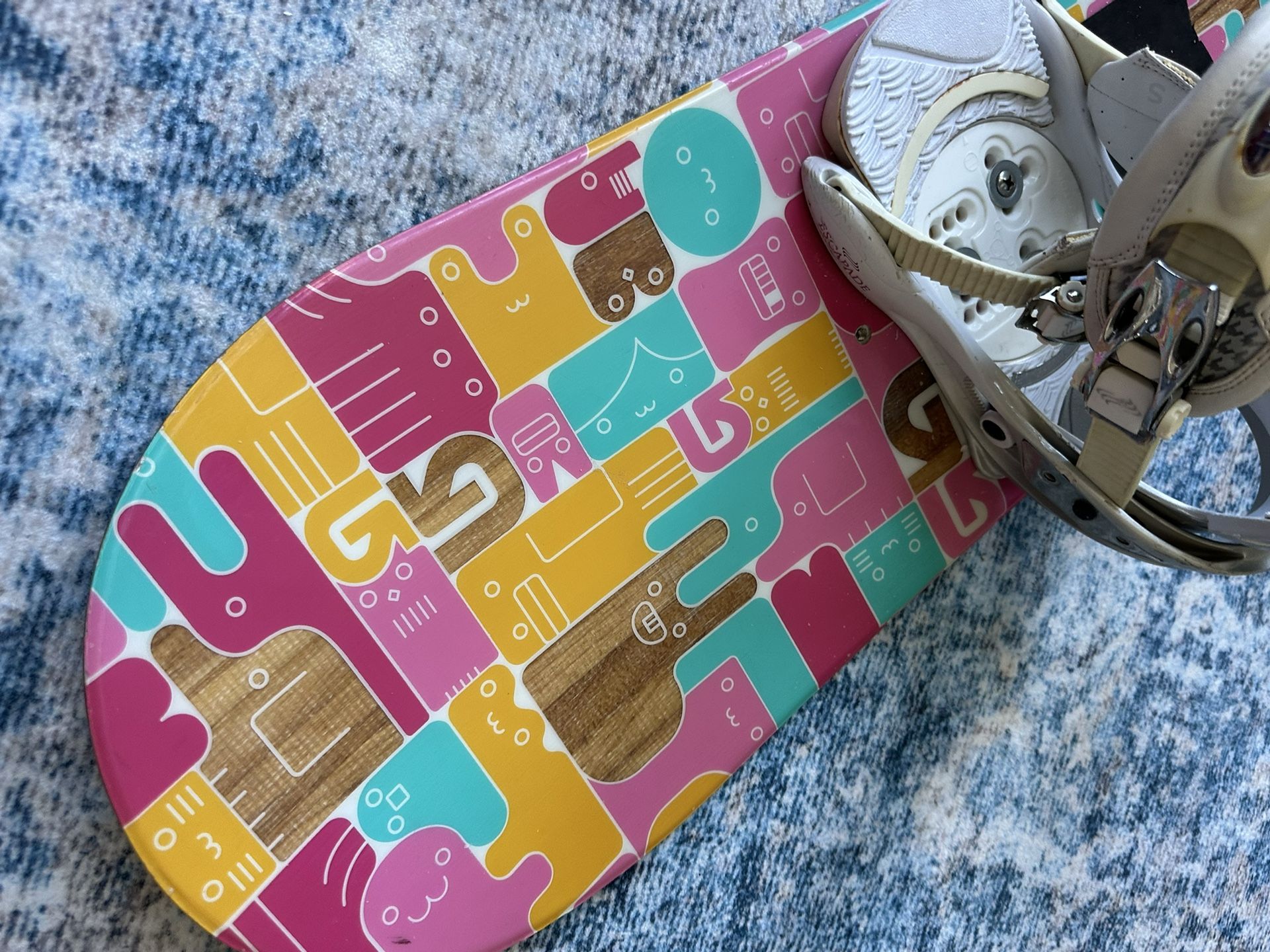 Burton Chicklet 120 cm kids Snowboard/Bindings And Helmet/Goggles