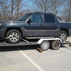 2004 Chevy Avalanche 4x4: “ Truck Parts Only”