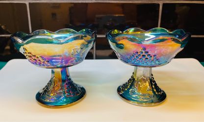 Beautiful vintage Indiana glass iridescent carnival glass candleholders set