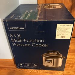 Insignia 8qt pressure cooker - household items - by owner