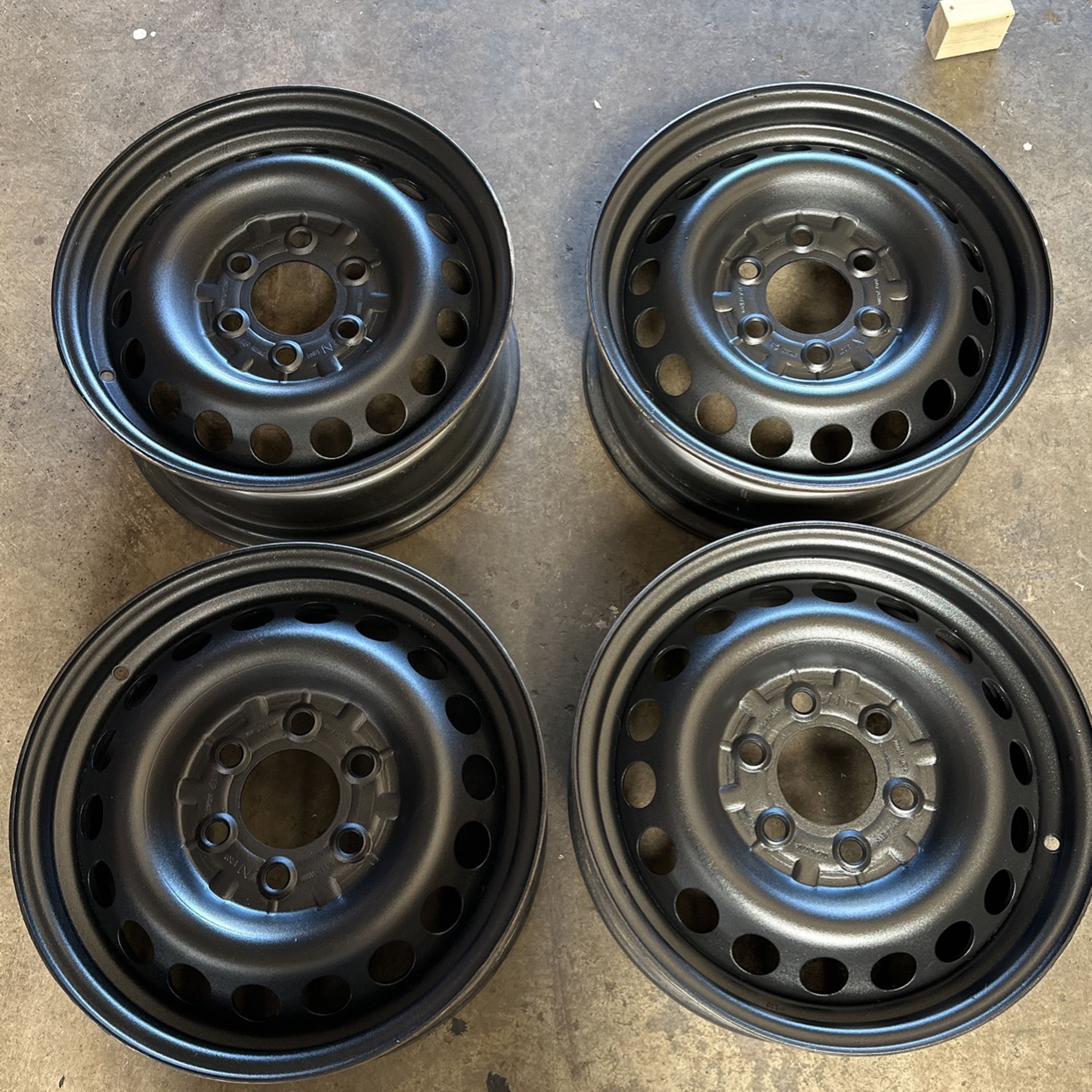 Mercedes Sprinter Van Raptor Black Wheels