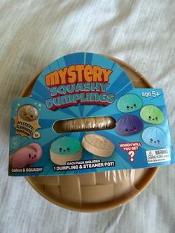 MYSTERY SQUISHY DUMPLINGS