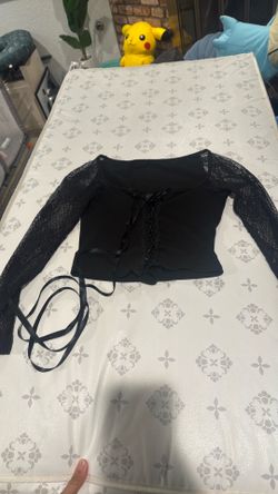 🖤 Black Lace Corset-Style Crop Top – Like New