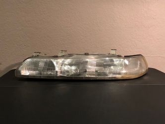 (USED)’90-’93 Integra JDM One Piece Headlight(Driver Side Only)