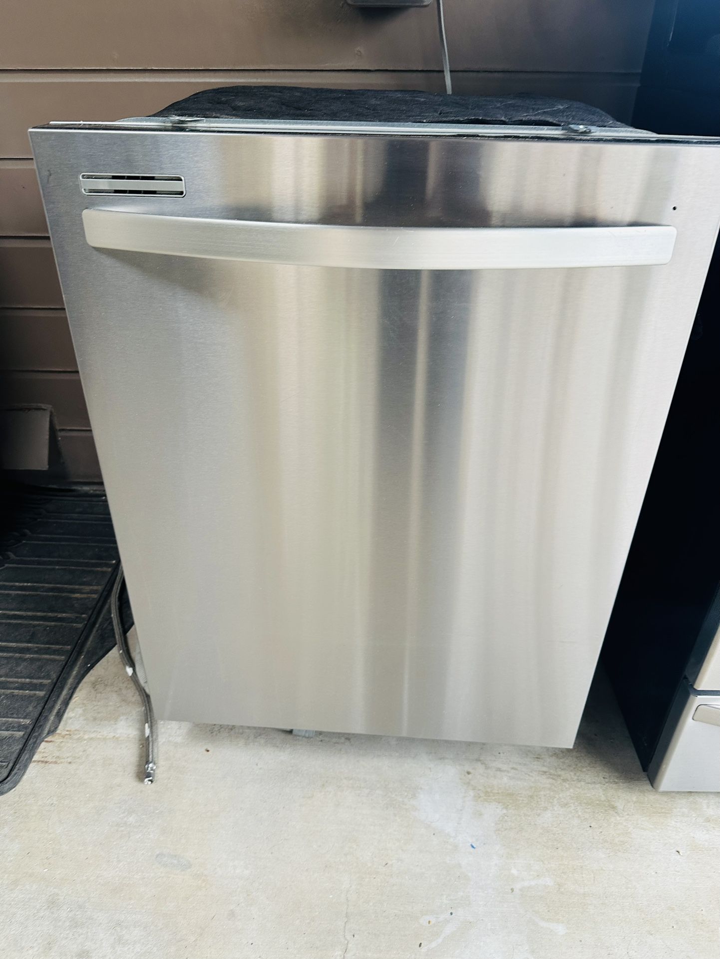 Dishwasher- kenmore