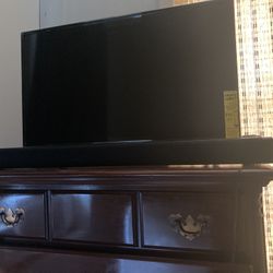Brand New Smart Tv With Soundbar 