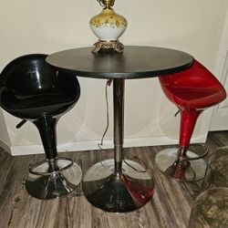 Mid Century Modern Styled High Top With Chairs