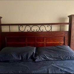 Solid Oak Queen Size Bed. 