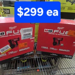 Milwaukee
M18 FUEL 18-Volt Lithium-Ion Brushless Cordless Coil Roofing Nailer (Tool Only)