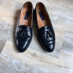 Dress shoes