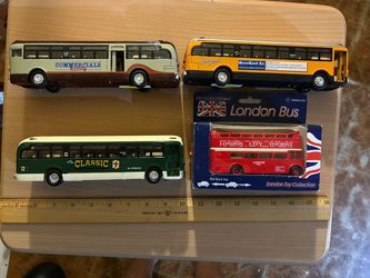 Set of 4 Toys Buses