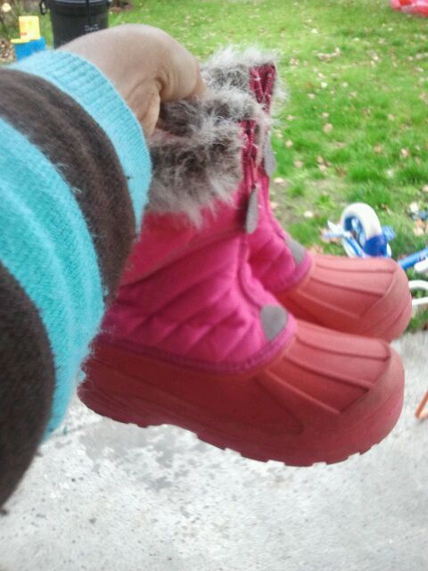 Rain boots girls size4
