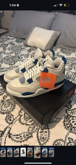 Jordan 4 “Military Blue” Size 10