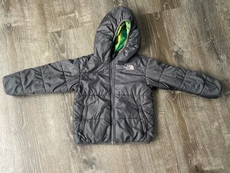 Boy’s 4T reversible Northface  jacket