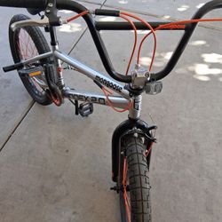 20x2.45. Wider tires Mongoose BMX BIKE. EXCELLLENT CONDITION WITH FRESHLY TUNE UP 👌🏼