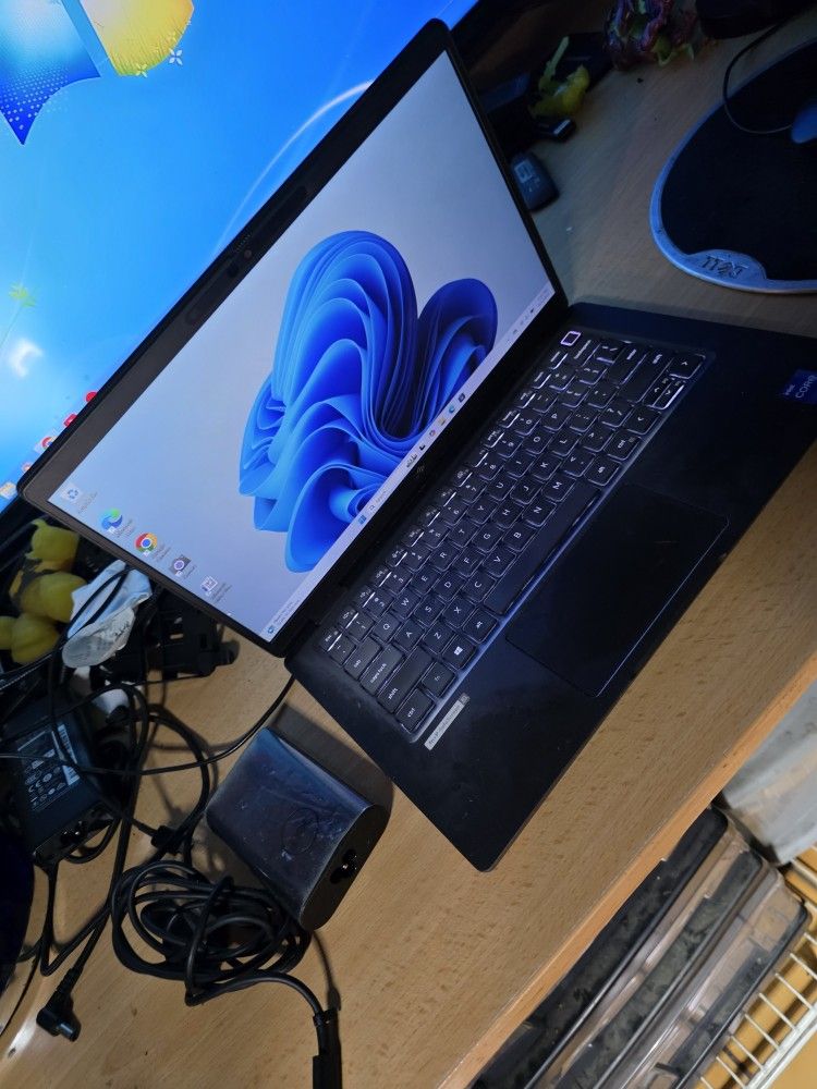 Dell Laptop 13 Touchscreen i7-1185G7-3.0GHz-CPU-11Gen. 32GB Ram 512GB NVMe m.2 SSD