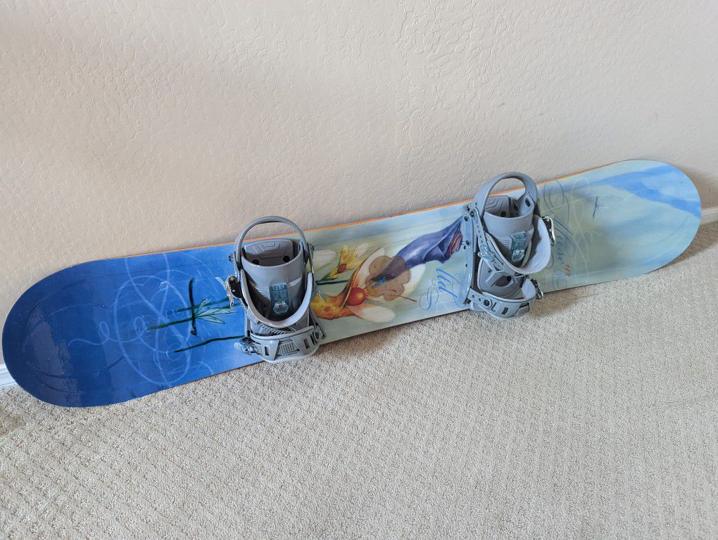 Huidige Verscherpen Ringlet LTD Muse woman Snowboard 149cm With Binding for Sale in Glendale, AZ -  OfferUp