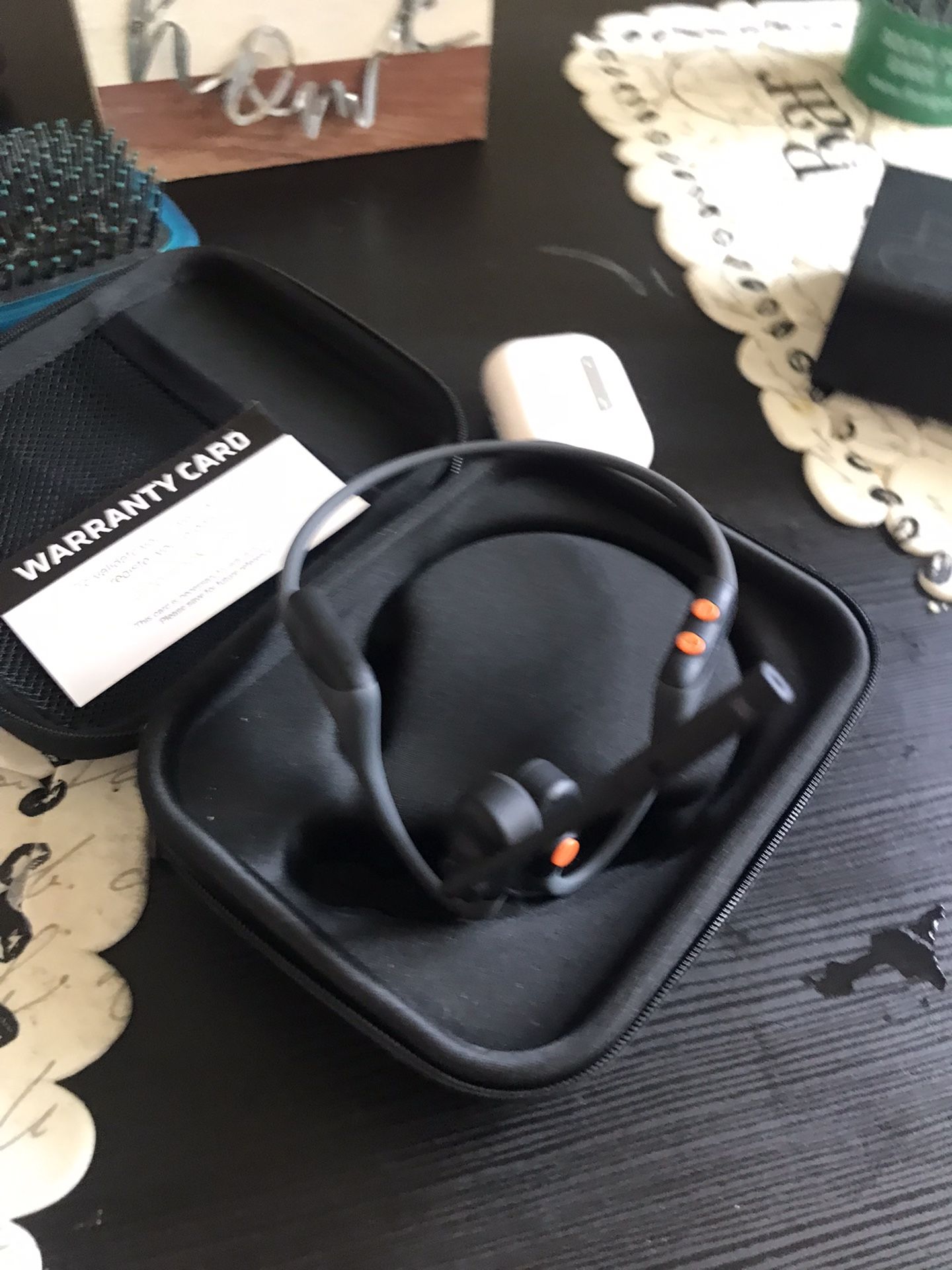 Innovative DG09 Headset de Conducción Ósea con Rotación de 270°, Cancelación de Ruido y Batería de Larga Duración