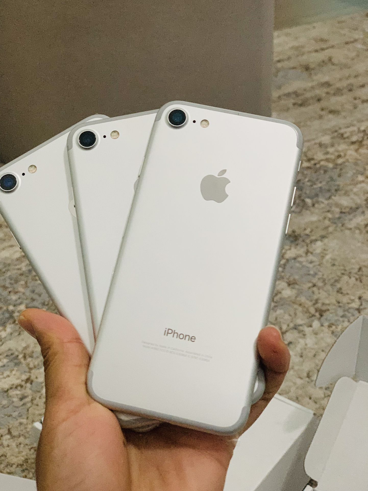 iPhone 7 32GB Unlocked Like New $165 each