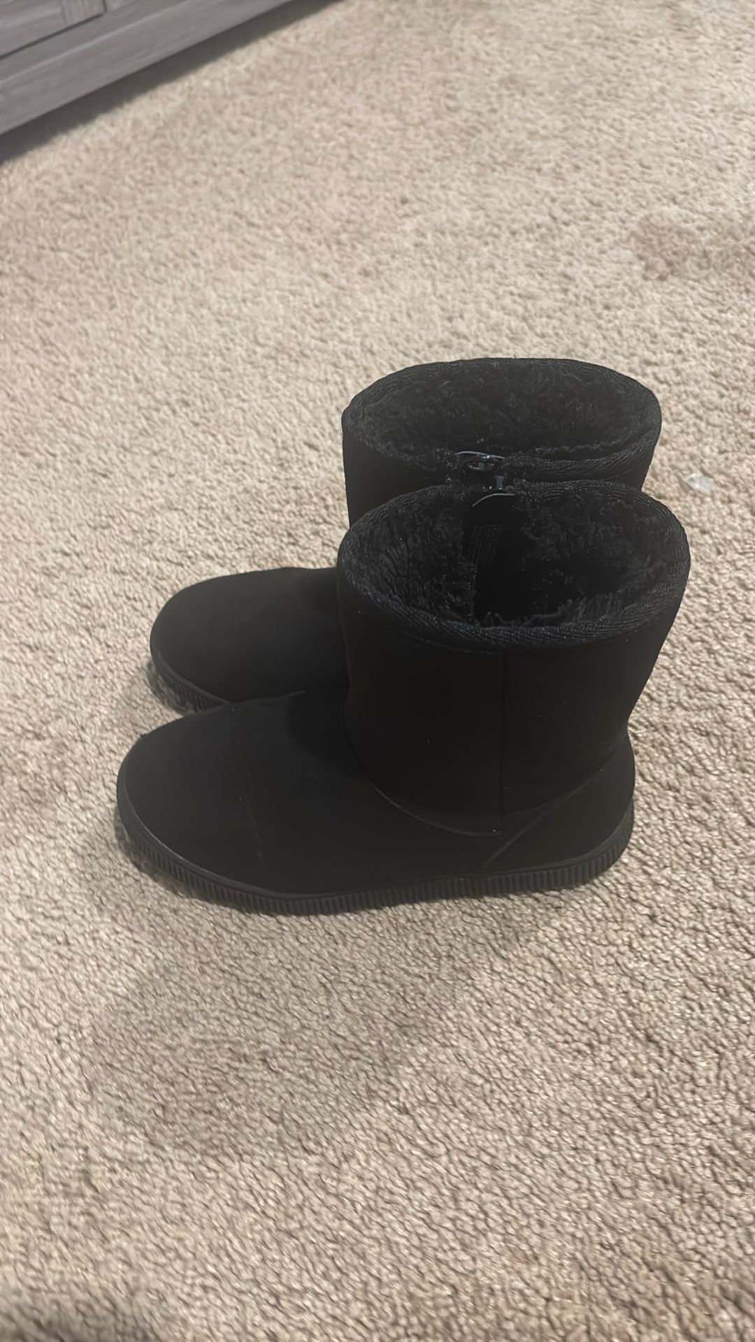 Gently used kids shoes size 13