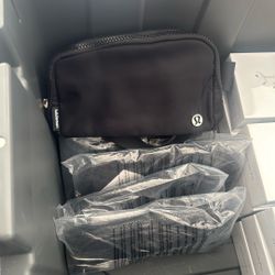 Lululemon mini Bag