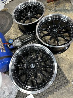 Set de rines 18” color negro y alrededor Chrome