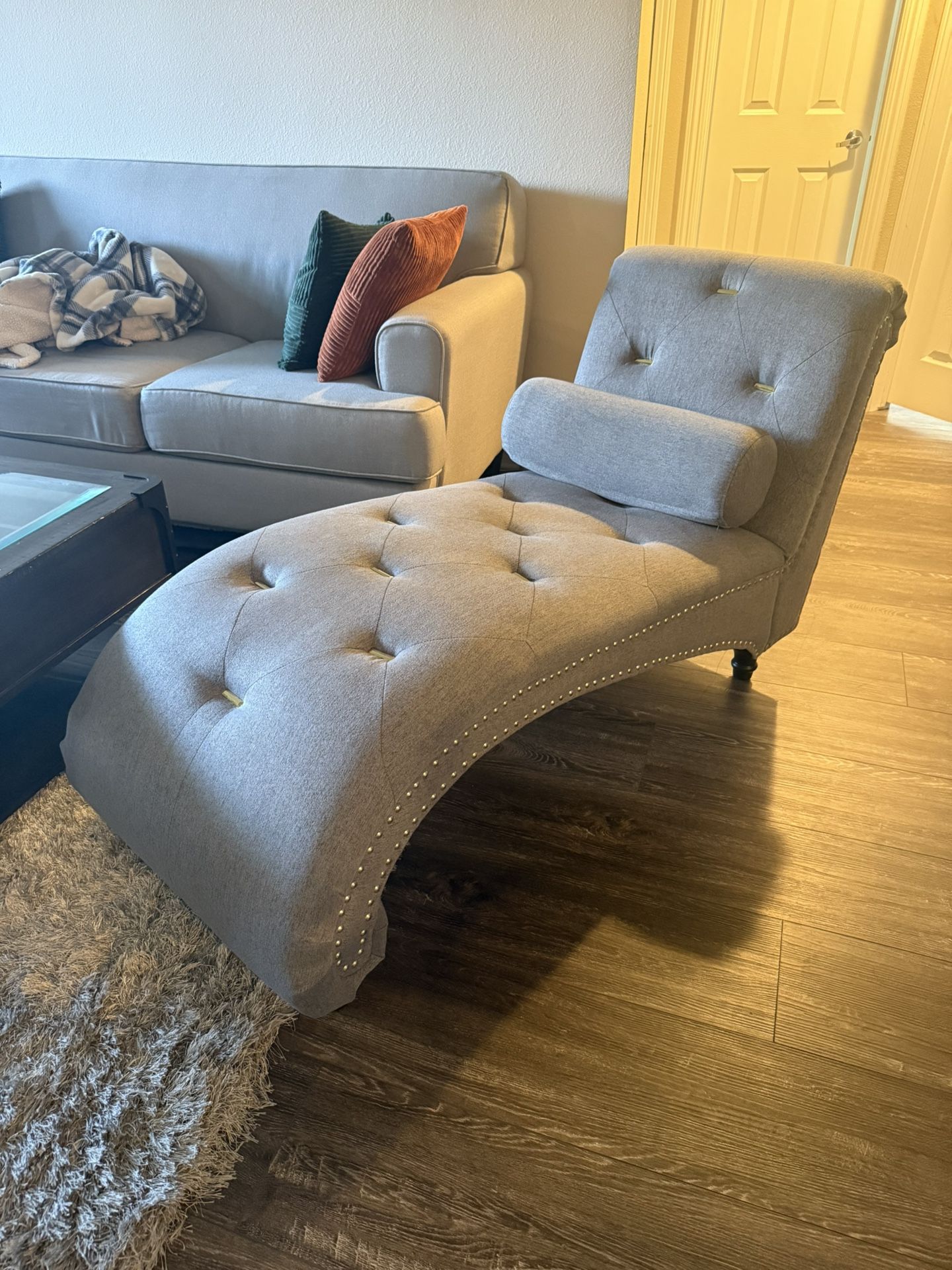 Chaise lounge chair