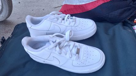 Nike Air Force 1 Low LE Triple White GS (DH2920-111) Boy'sl Size 7Y