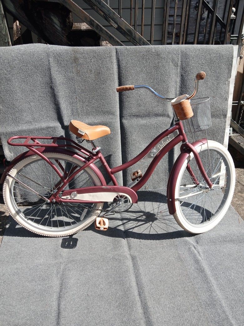 Huffy Women's 26 in Deluxe Bike