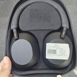 Sony Wireless Noise Cancelling Headphones. WH-1000XM5. ASK FOR RYAN.  4(contact info removed)4-01