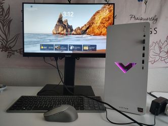 Gaming PC, Keyboard and Monitor