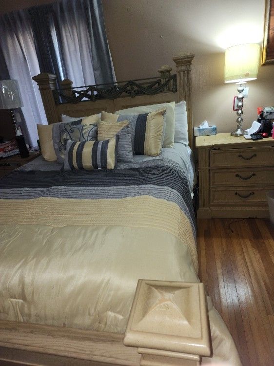 Stanley Furniture Queen Size Bedroom  Set  Sold as a Set  Only 