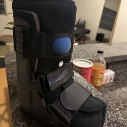 Orthotronix Walking Boot Cast