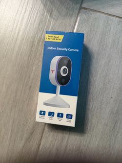Indoor Security Camera Dual-Band Wi-Fi