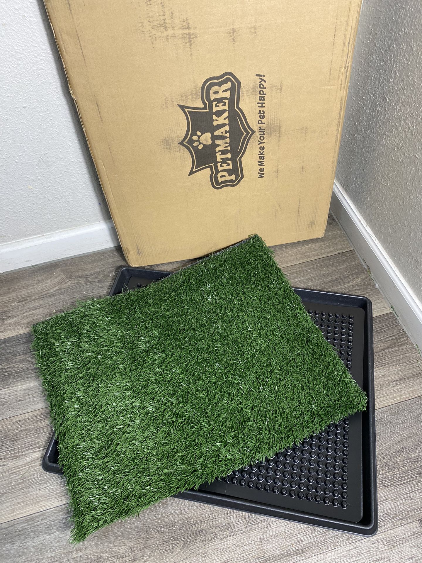 Artificial Grass Puppy Pee Pad for Dogs and Small Pets - 20×25 Reusable 3-Layer Training Potty Pad with Tray - Dog Housebreaking Supplies by PETMAKER 