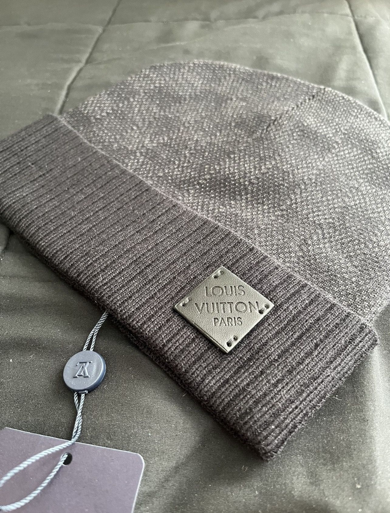 black louis vuitton beanie