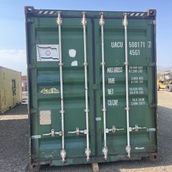 40’ And 20’ Shipping Containers Available 