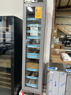 Liebherr MW-1801 Built-In Wine Fridge (Open-Box / Scratch & Dent)
