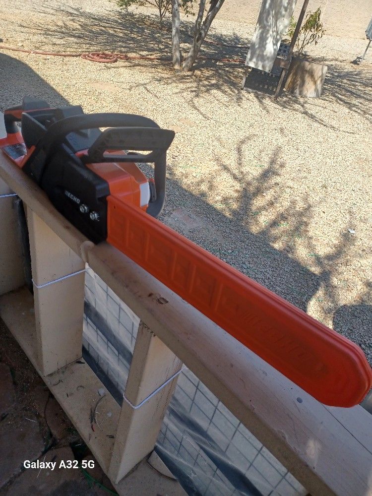 ECHO CHAINSAW 56V- 18IN-no BATTERY NO CHARGER TOOL ONLY 