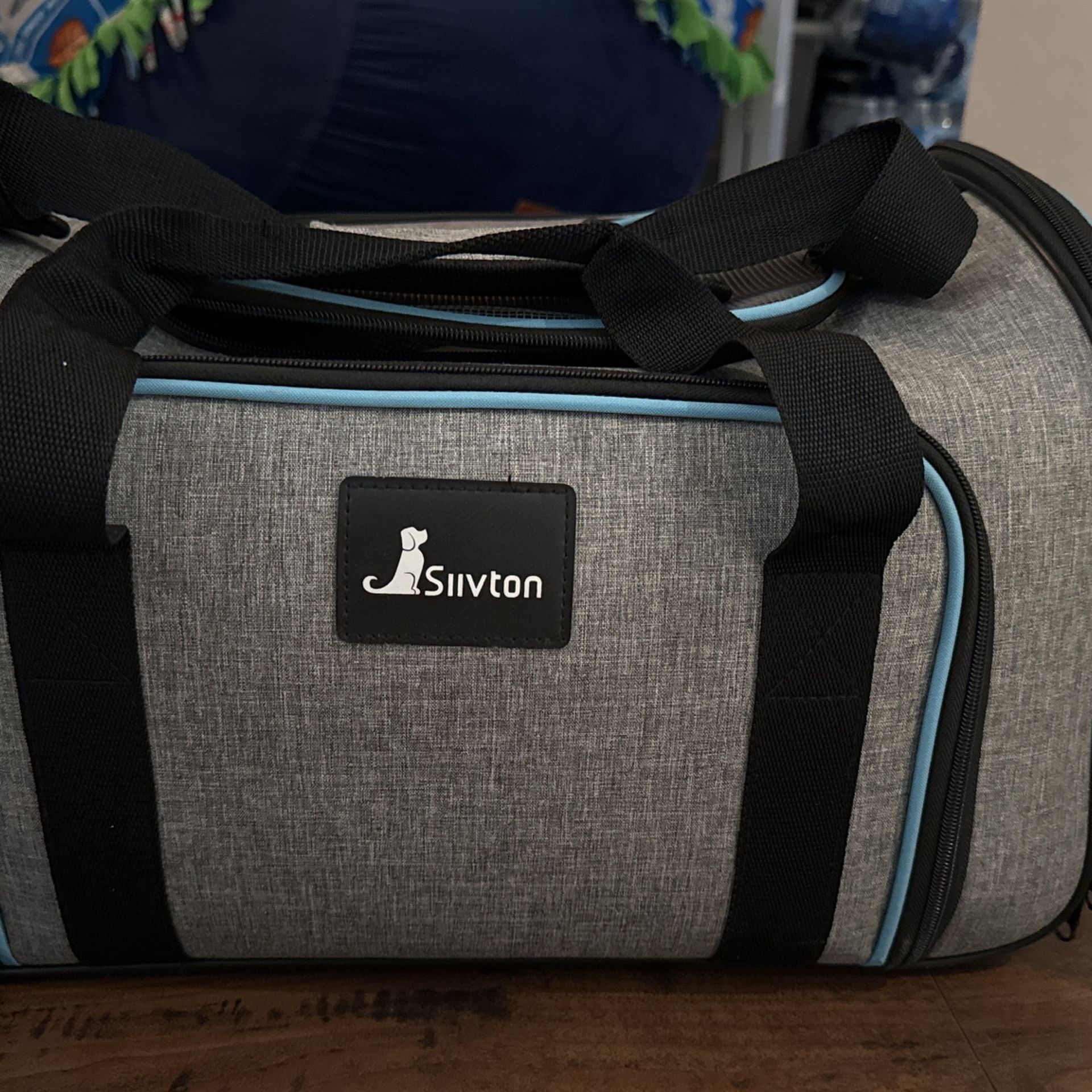 Dog / Cat Carrier - Airplane or Car Travel