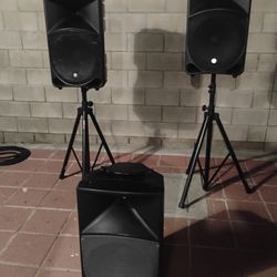 3 maki speakers thump 15