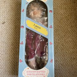 Lauren D-87 Heritage Mint Ltd. 1992 Porcelain Doll