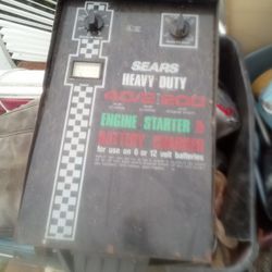 Sears Heavy Duty Battery Charger/ Engine Starter